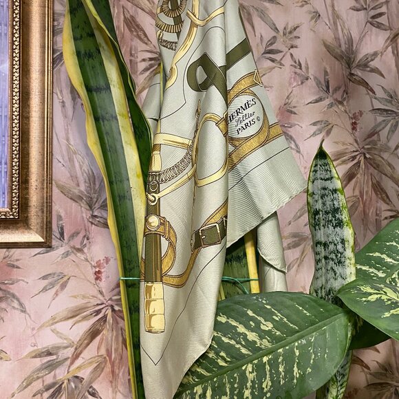 HERMÈS Vintage Silk Scarf Eperon d'Or - Picture 1 of 9